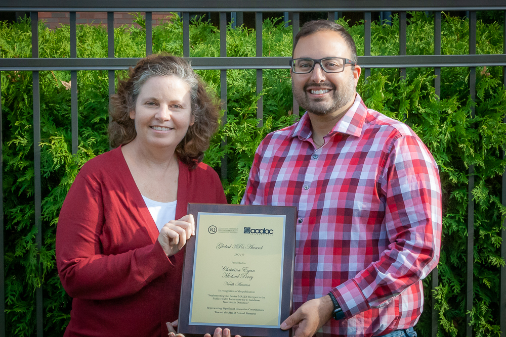 Dr. Christina Egan and Michael Perry with 2019 3Rs Award